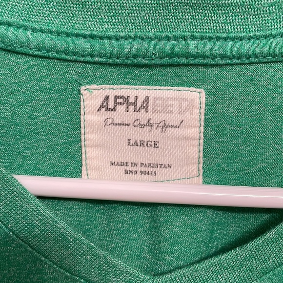 Men's green v-neck super soft t-shirt size large - Picture 2 of 8